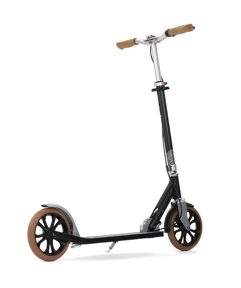 Frenzy 205mm Kaimana Adult Scooter - Black